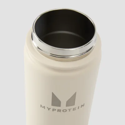 Myprotein Lahev Z Recyklovaného Kovu S Výklopným Brčkem 500 ml – Přírodní Krémová Obrázek 6